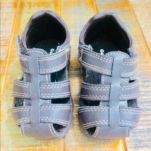Toddler Shoe/Closed-Toe Sandal